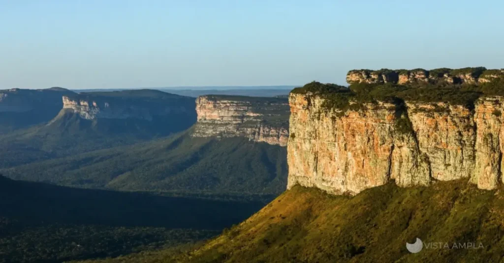Vista panorâmica do Morro do Pai Inácio, destino popular para mochileiros na Chapada Diamantina, Bahia