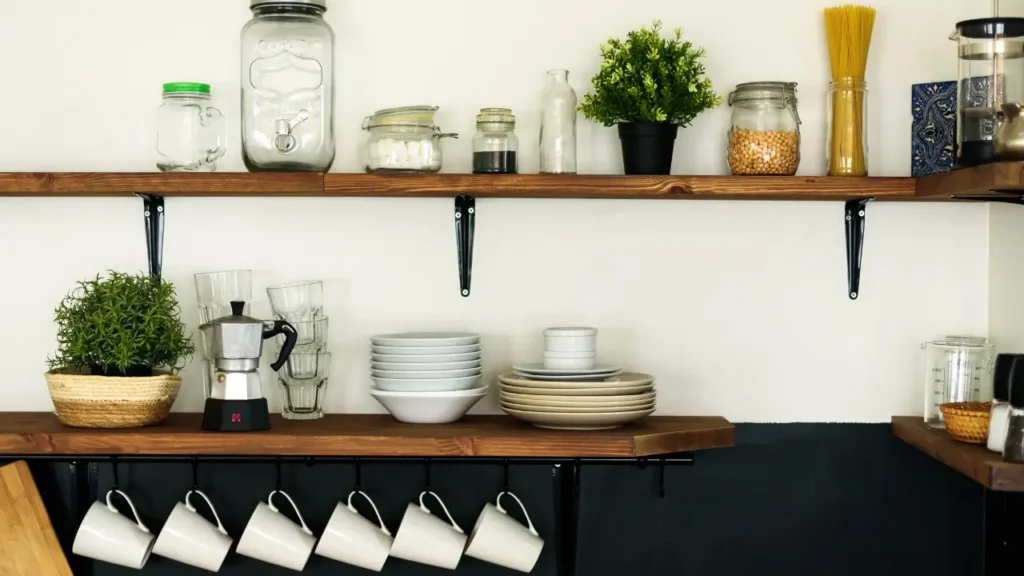 Como organizar cozinha pequena sem armarios